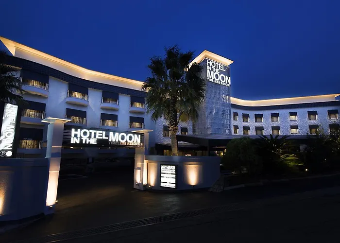 Hotel In The Moon (Adults Only)